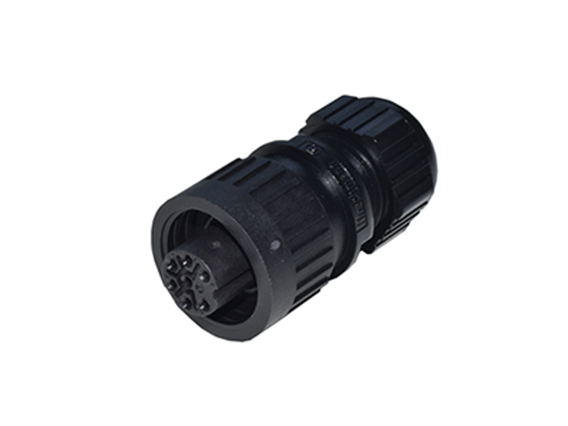 电机连接器由什么组成